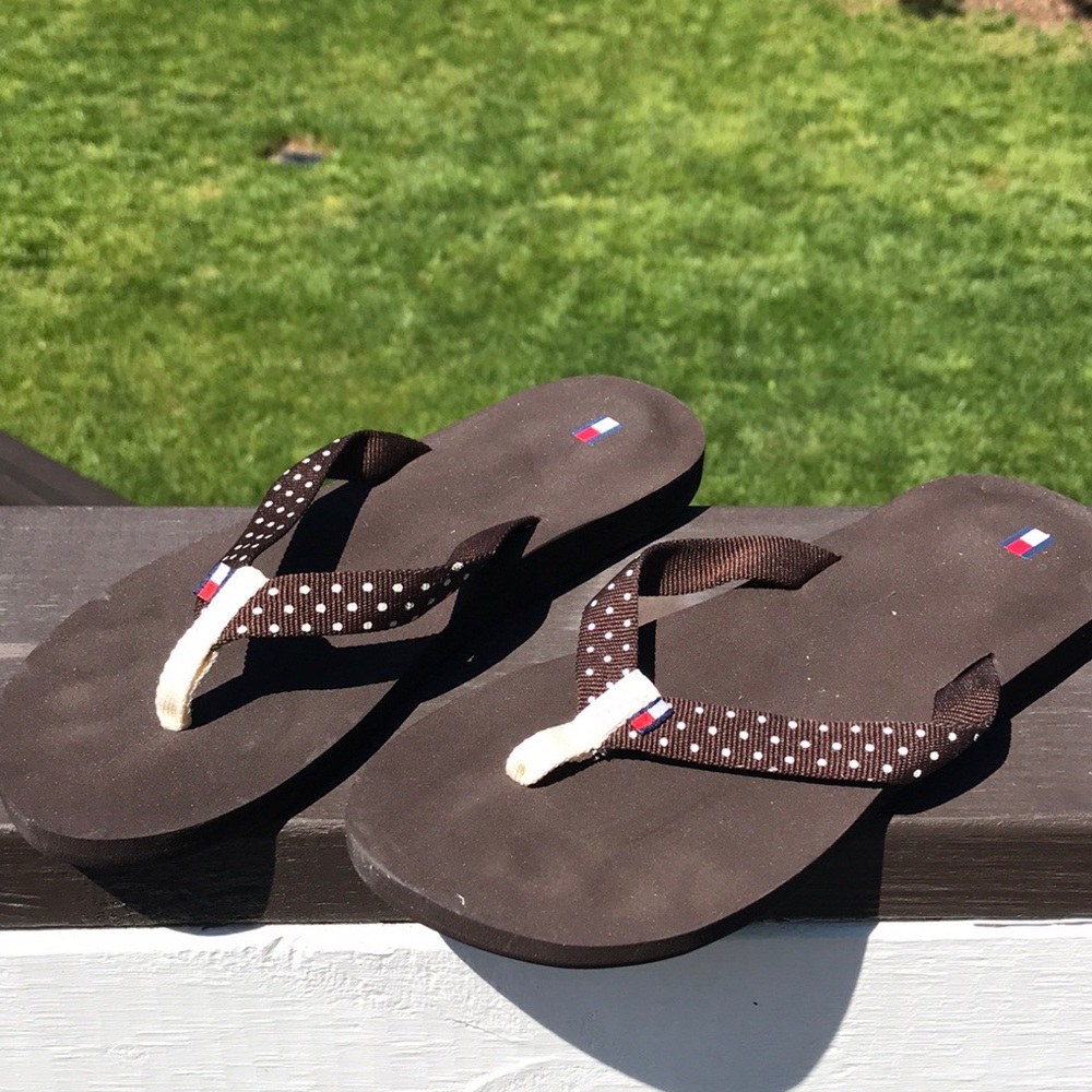 New Tommy Hilfiger polka dot brown flip flop 7